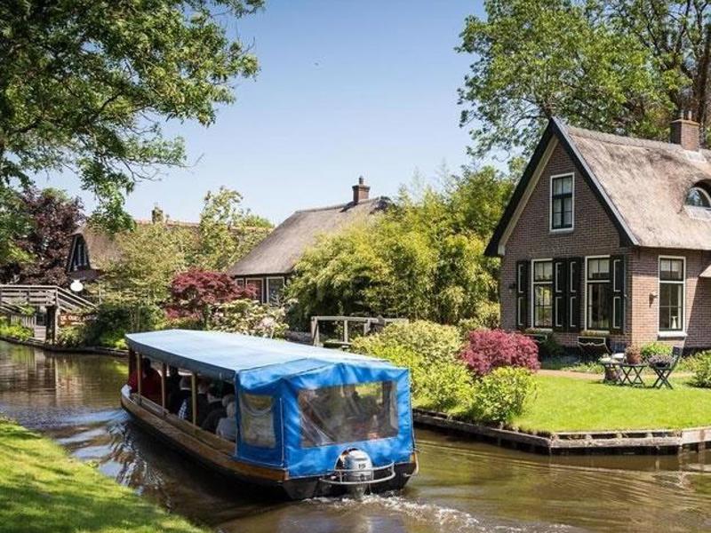 Discover Giethoorn