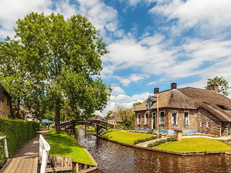 Daytrip Giethoorn by Train & Boat